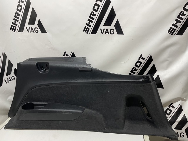Облицювання багажного відсіку, праве 4M0863880E VAG