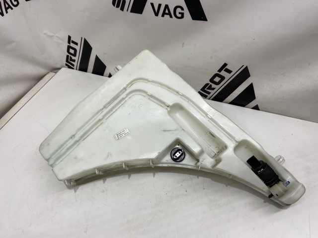 Бачок для омивайки 4M0955453D VAG