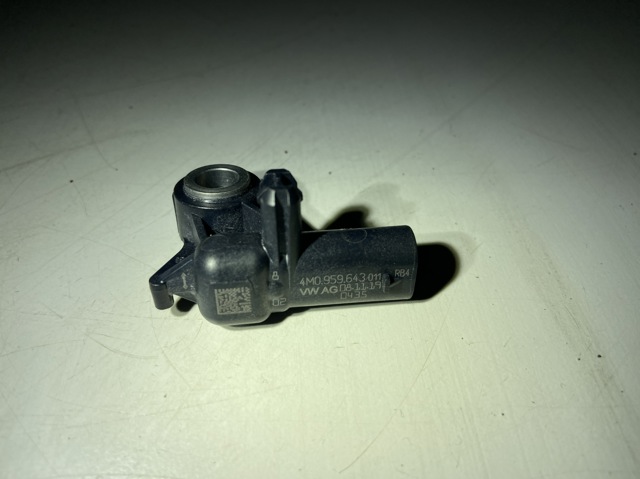 Датчик AIRBAG передній 4M0959643 VAG