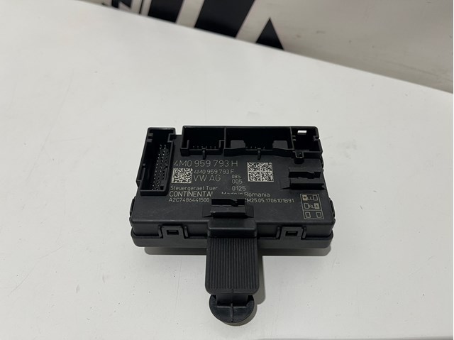 Блок комфорту передніх дверей 4M0959793H VAG
