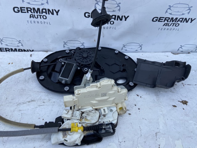 Замок дверей водія 4M1837015G VAG