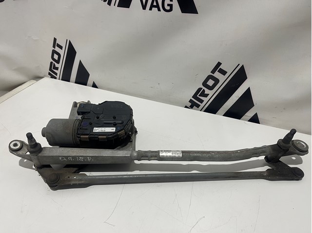 Трапеція щіток лобового скла 4M1955023B VAG