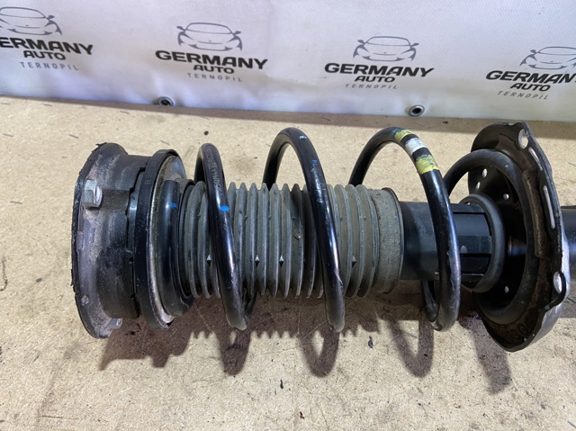 Гвинтова пружина підвіска 5QM411105B VAG