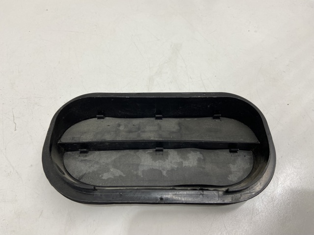Люк заднього крила 6R0819465B VAG