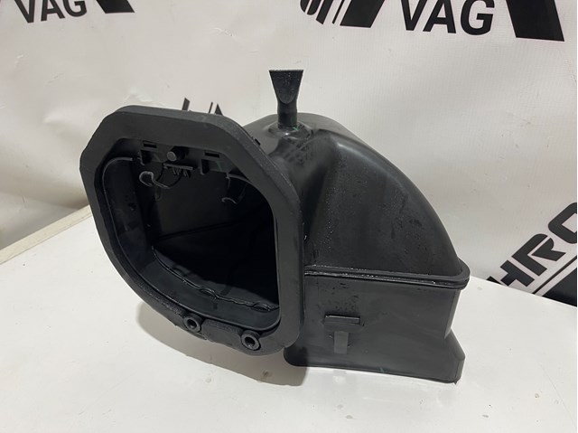Повітроприймач 7L0819049 VAG