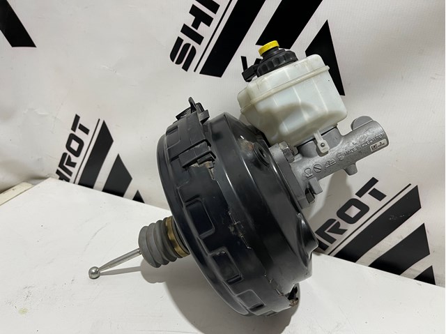 Вакуумника 7L8612101R VAG