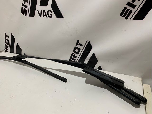 Важіль двірника 7P0955409B VAG