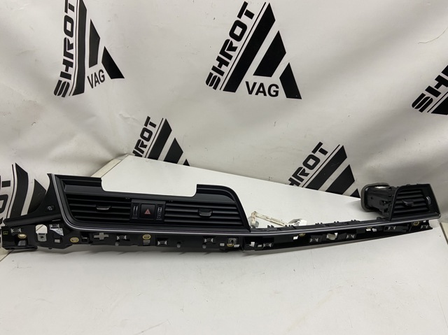 Решітка повітропровода 80B820902N6PS VAG