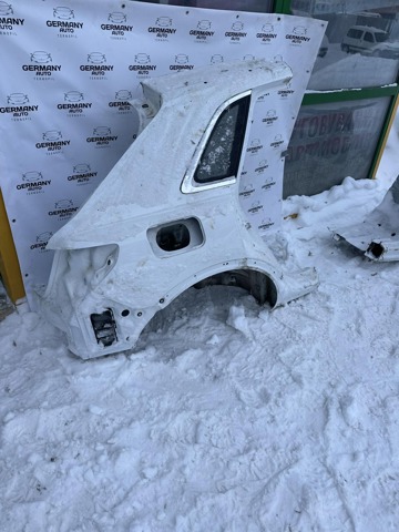 Бічна частина задні праві 83A809838 VAG