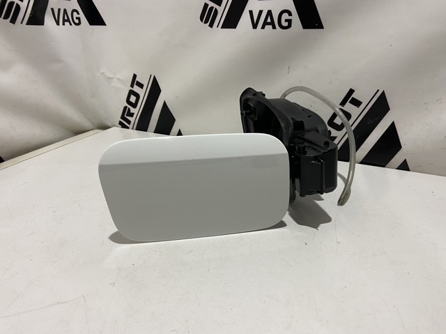 Горловина паливного бака 83A809906 VAG