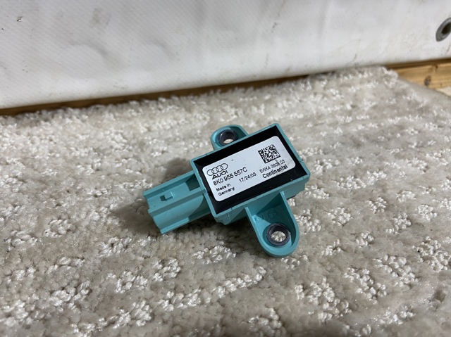 Датчик подушки безпеки 8K0955557C VAG