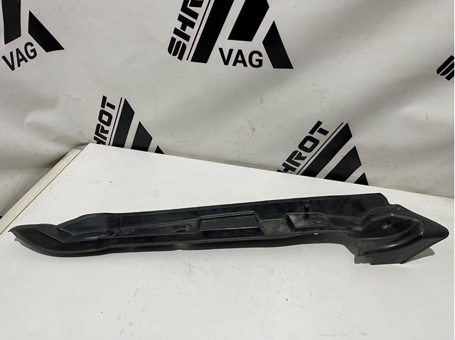 Ущільнювач арки крила 8R0821112C VAG