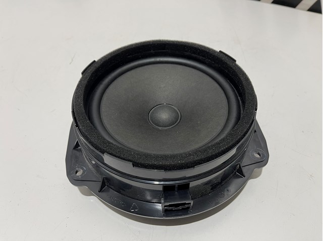 Динамік передньої двері 8V4035411B VAG