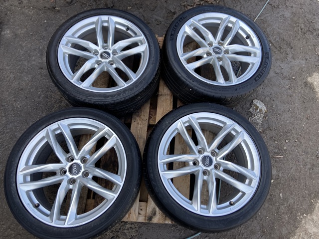 Диски колісні литі (легкосплавні, титанові) 8W0601025EB VAG