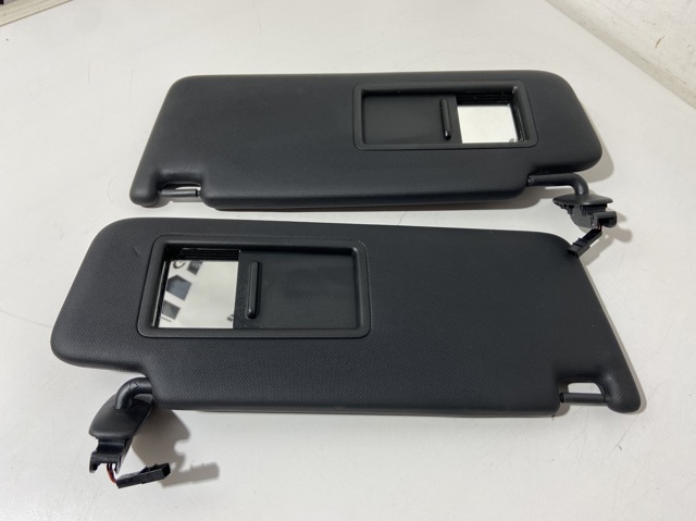 Козирок сонцезахисний 8W0857552AM7C0 VAG