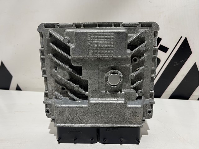 Модуль управління двигуном 8W0906259J VAG