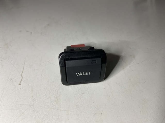 Кнопка включення парктроника 8XA857136 VAG