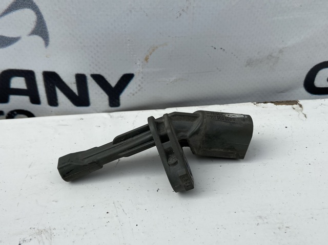 Датчик АБС задній правий WHT003858B VAG