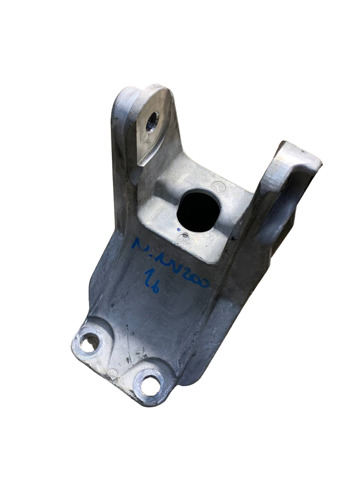 Кронштейн подушки (опори) двигуна, задньої 113333NF0A NISSAN