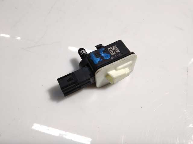 Датчик Ейрбег передній 13576422 GM