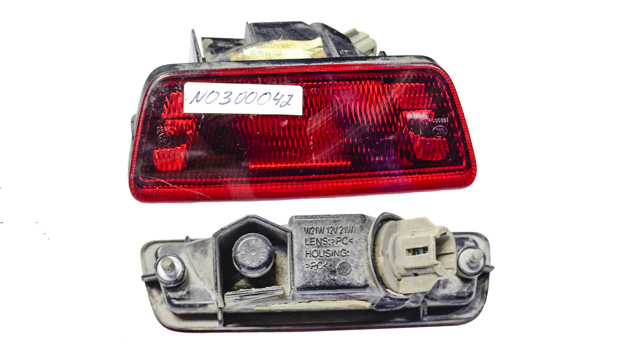 Задня противотуманка 26580ED50A NISSAN