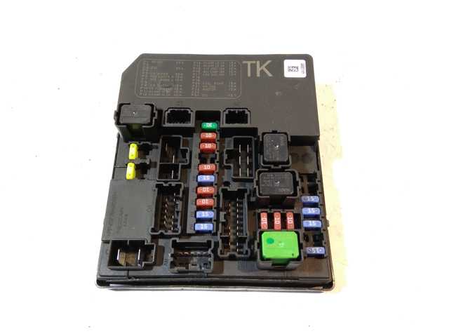 Коробка запобіжників 284B71TX2B NISSAN