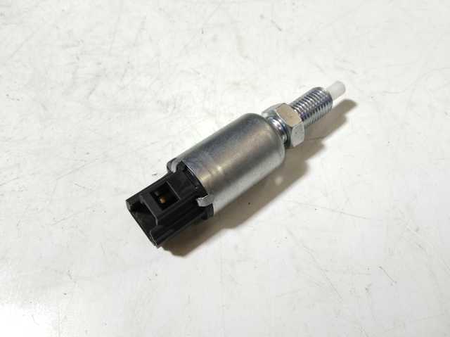 Датчик включення зчеплення 3797064J00000 SUZUKI