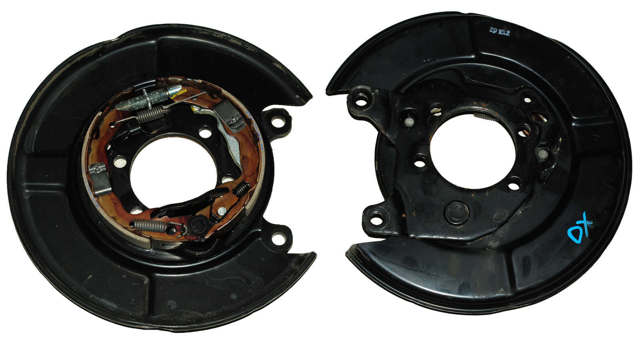 Захист гальмівного диска заднього, правого 44020CY01A NISSAN