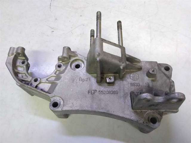 Кронштейн подушки (опори) двигуна, правої 55208369 FIAT