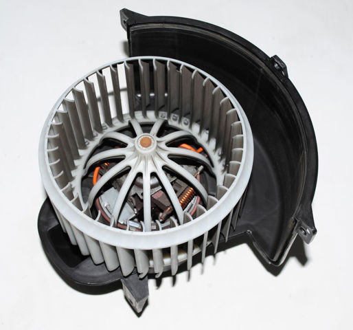 Моторчик пічки 7L0820021L VAG