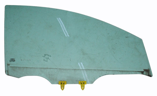 Скло пасажирських дверей 803009U000 NISSAN