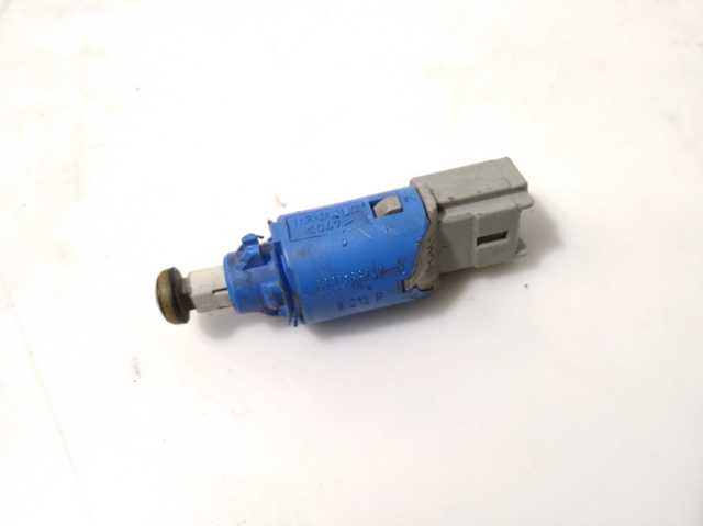 Датчик включення зчеплення 8200168239 RENAULT