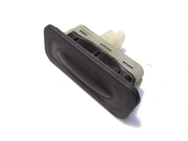 Кнопка приводу замка задньої 3/5 двері (ляди) 8200385515 RENAULT