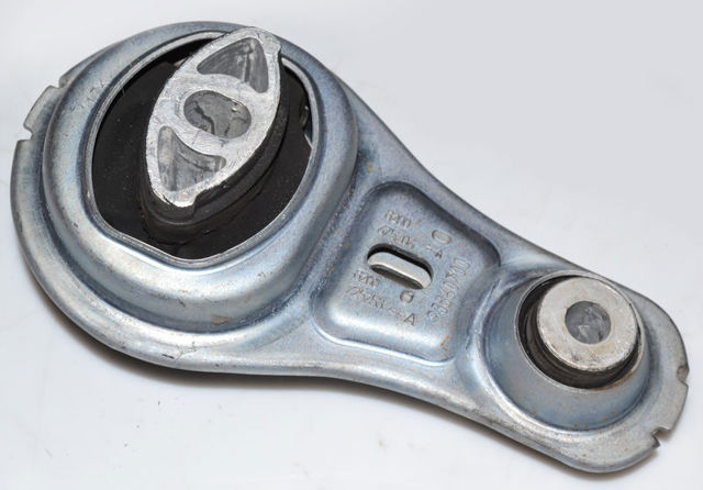 Задня подушка двигуна 8200675206 RENAULT