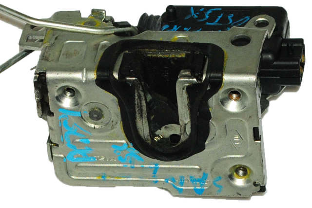 Замок задніх дверей, лівих 8200735248 RENAULT