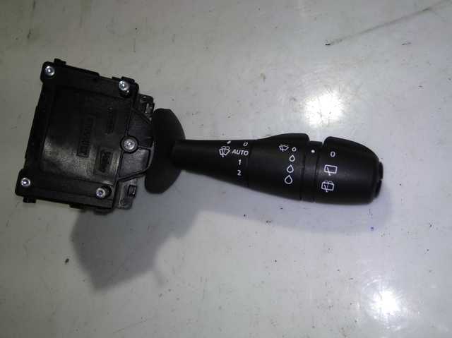 Перемикач підрульовий, правий 8201168016 RENAULT