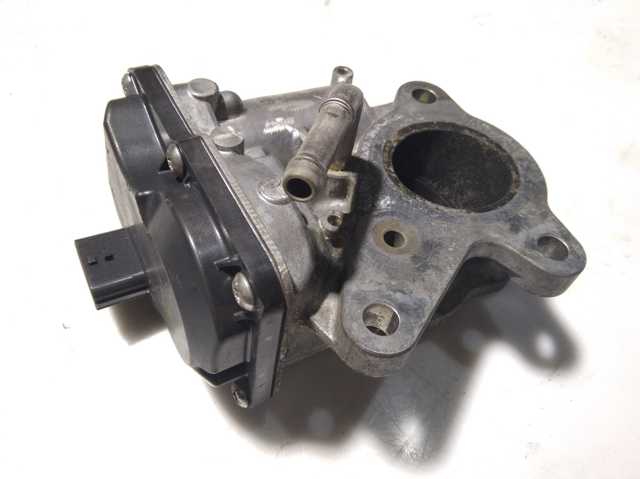 Клапан EGR рециркуляції газів 8201353607 RENAULT