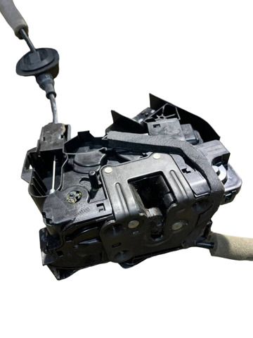 Замок задньої дверї, правої 825023014R RENAULT