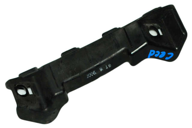 Праве кріплення переднього бампера 865181H000 HYUNDAI