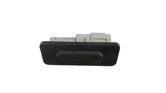 Кнопка приводу замка задніх 3/5 дверей (ляди) 906069264R RENAULT