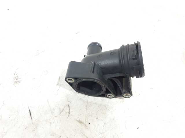 Фланець системи охолодження (трійник) A6422001156 MERCEDES