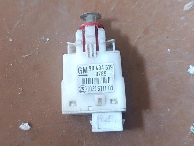 Датчик включення зчеплення 90494519 GM