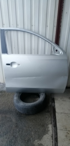 Пасажирські передні двері 5700B794 MITSUBISHI