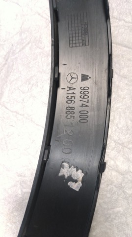 Молдинг арки колеса заднього, правий A1568851200 MERCEDES