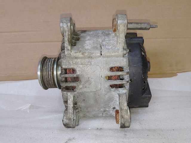 Генератор автомобільний 06F903023C VALEO