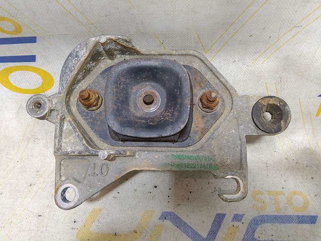 Кронштейн подушки (опори) двигуна, лівої 112221641R RENAULT
