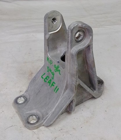 Кронштейн подушки (опори) двигуна, задньої 113333NF0A NISSAN