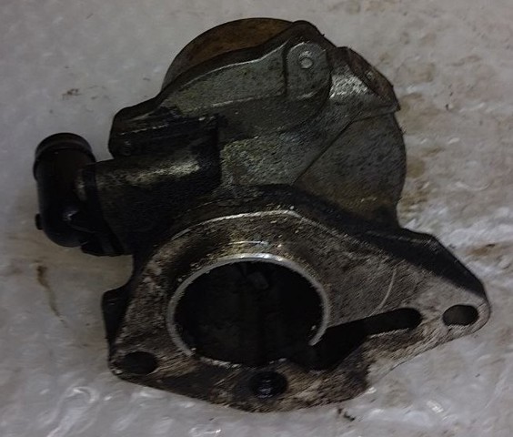 Насос вакуумний 146502327R RENAULT