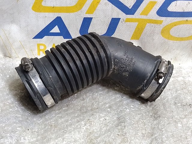 Патрубок повітряний, вихід повітряного фільтра 165755929R RENAULT