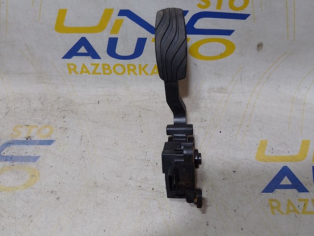 Підаль газу 180026830R RENAULT